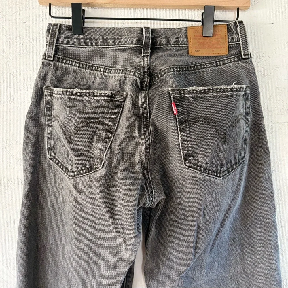Levi's 501 Straight Jeans in Charcoal W24xL32 90s Grunge Button Fly Light Wash
